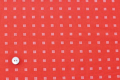 赤と白のプリント布
