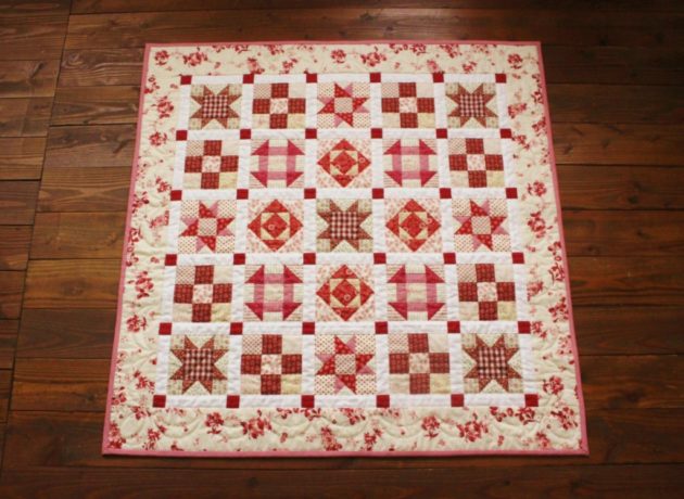 赤と白のキルト 入荷待ち中 初心者でも簡単に縫える5つのパターンを赤と白で鮮やかに シンプルでやさしい色のパッチワークキット ベアーズ ポー